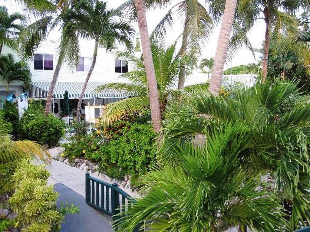 Bay View Suites Paradise Island 나사우 외부 사진
